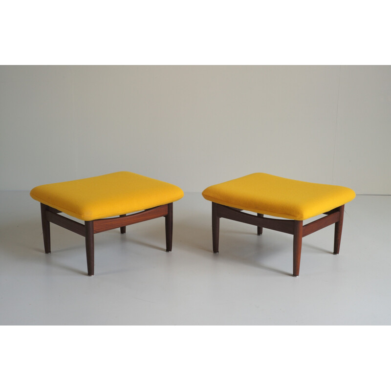 Pair of FD 137 stools by Finn Juhl - 1950s
