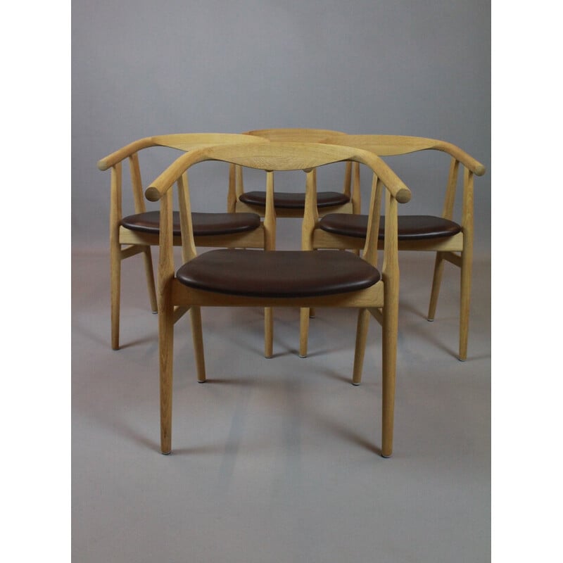 Set van 4 vintage massief eiken eetkamerstoelen "Ge525" van Hans J Wegner voor Getama, 2015