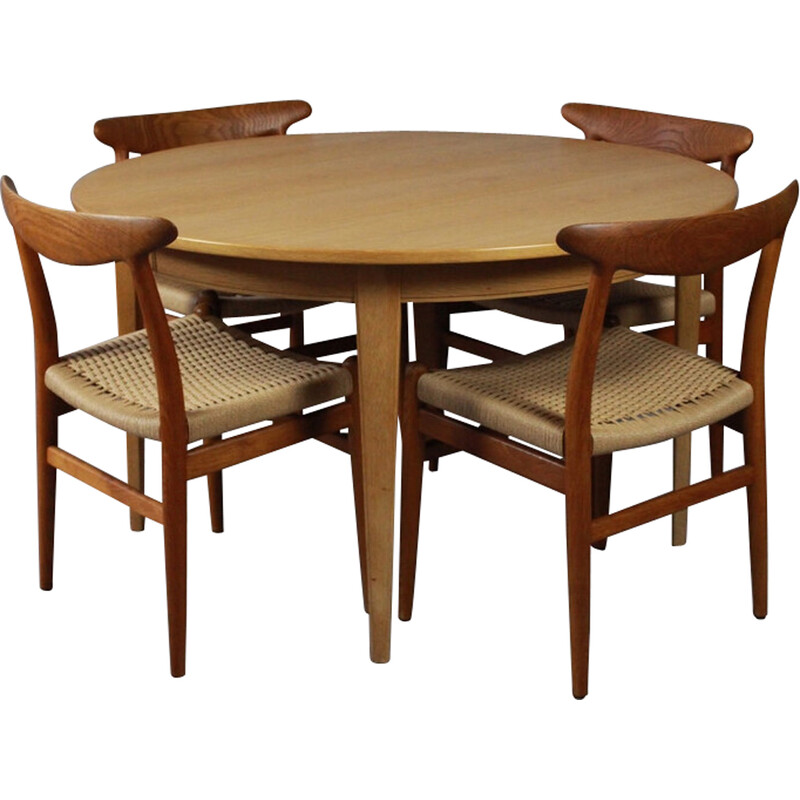 Set of 4 vintage solid oakwood dinning chairs model W2 by Hans J Wegner for Cm Madsen, Denmark 1950