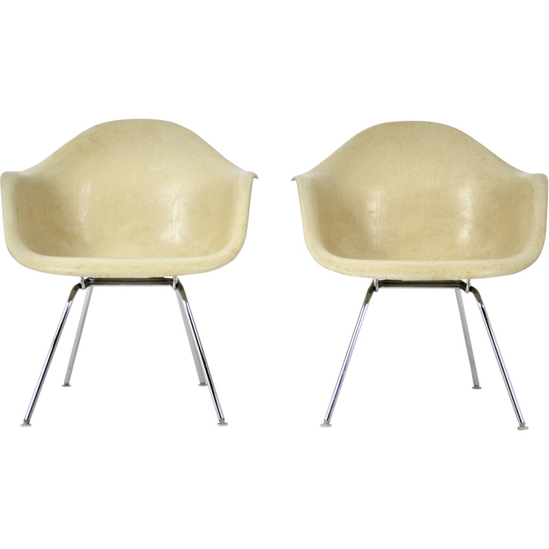 Pair of vintage fiberglass and chrome metal armchairs by Charles and Ray Eames for Herman Miller, 1970