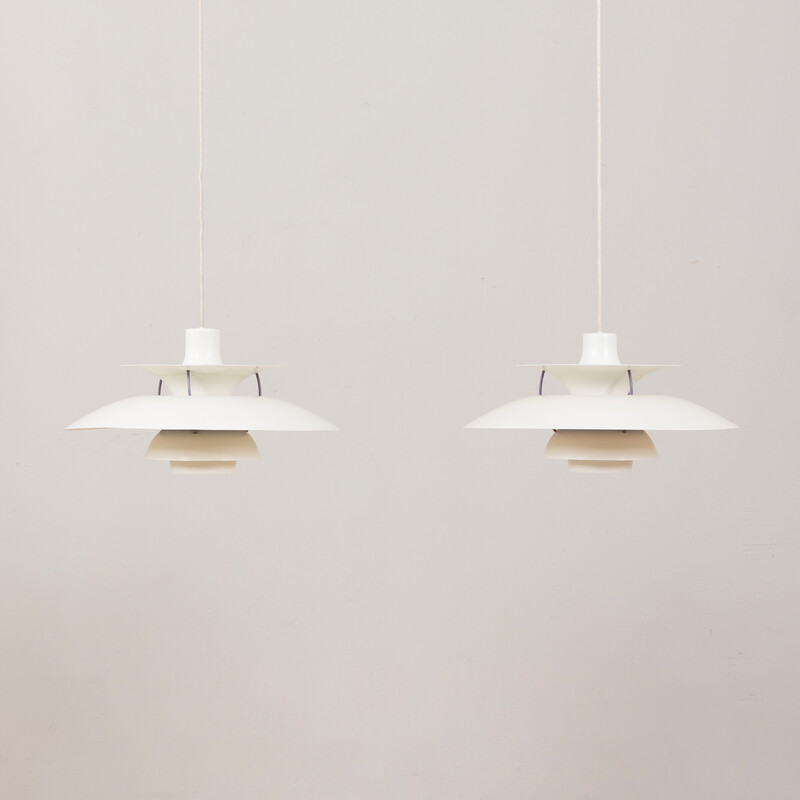 Paar vintage Ph 5 witte hanglampen van Poul Henningsen voor Louis Poulsen, Denemarken 1960