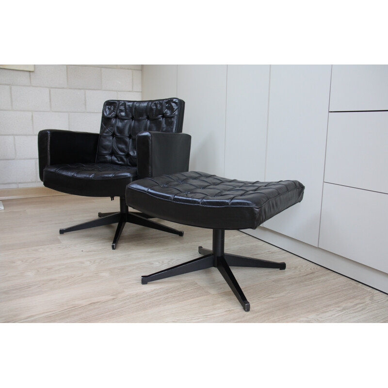 Fauteuil lounge et ottoman vintage pivotante en cuir noir, conçue Vincent Cafiero pour Knoll -  1960