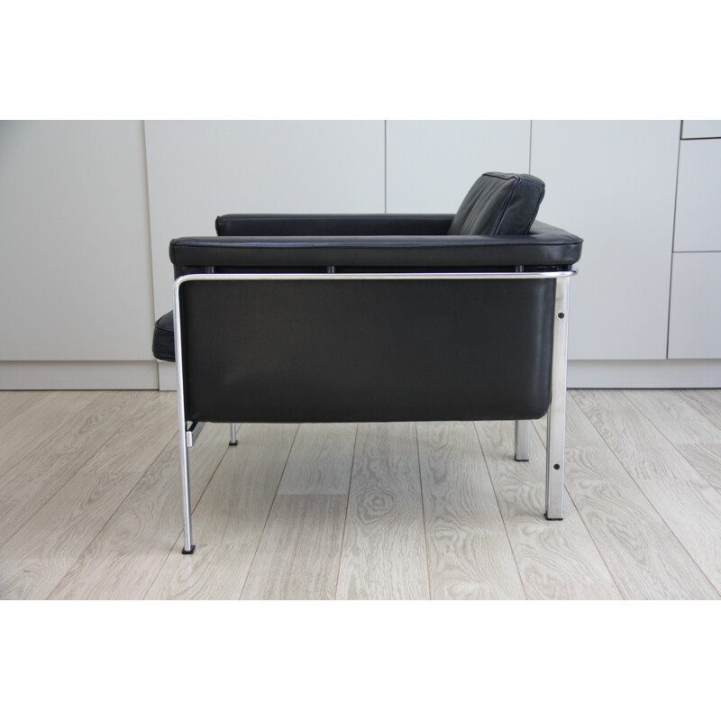 Mid century club armchair in black leather by Horst Brüning for Kill International - 1960s