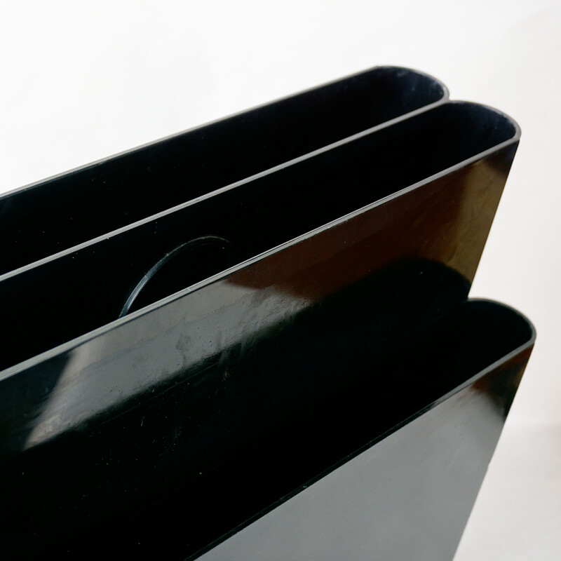 Vintage black plastic magazine rack by Giotto Stoppino for Kartell, Italy 1970