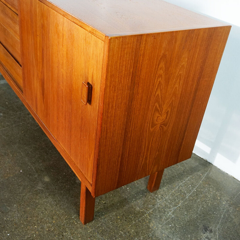 Schiebetür-Credenza aus Teakholz von Nils Johnsson für Troeds, Schweden 1960