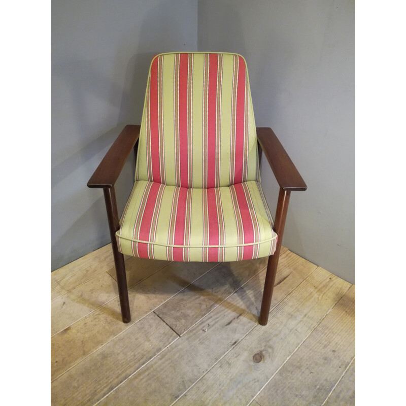 Scandinavian armchair with openwork and curved backrest - 1960s