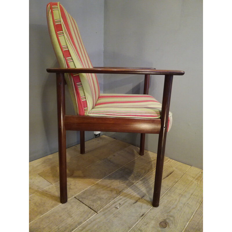 Fauteuil scandinave à dossier ajouré et incurvé - 1960