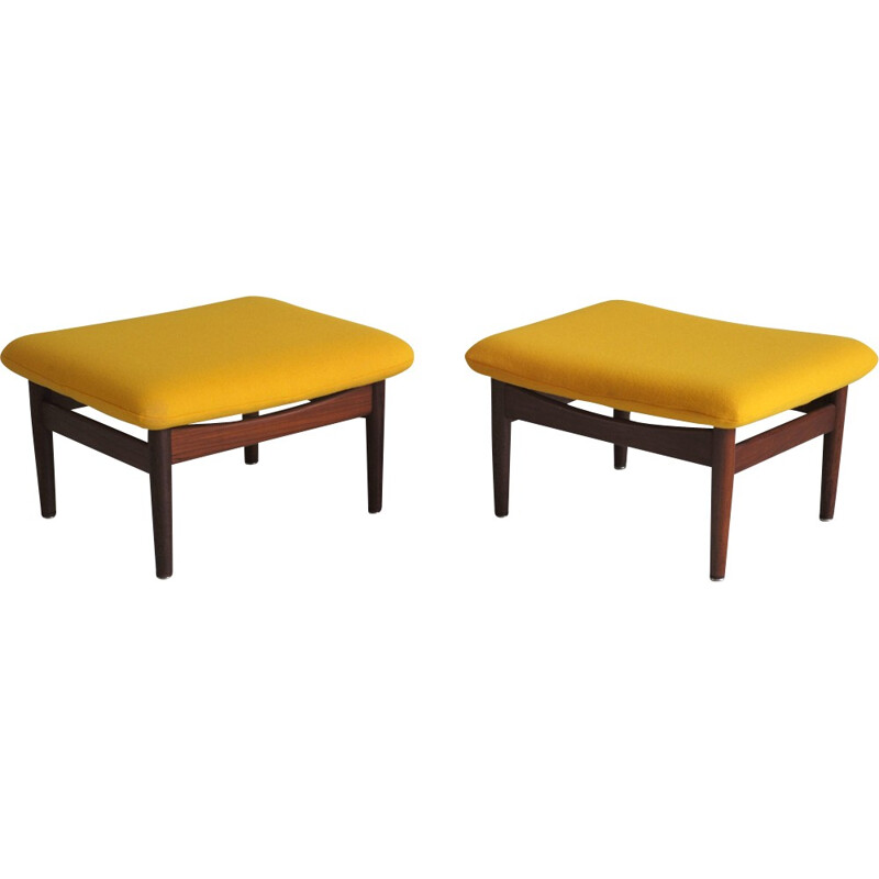 Pair of FD 137 stools by Finn Juhl - 1950s