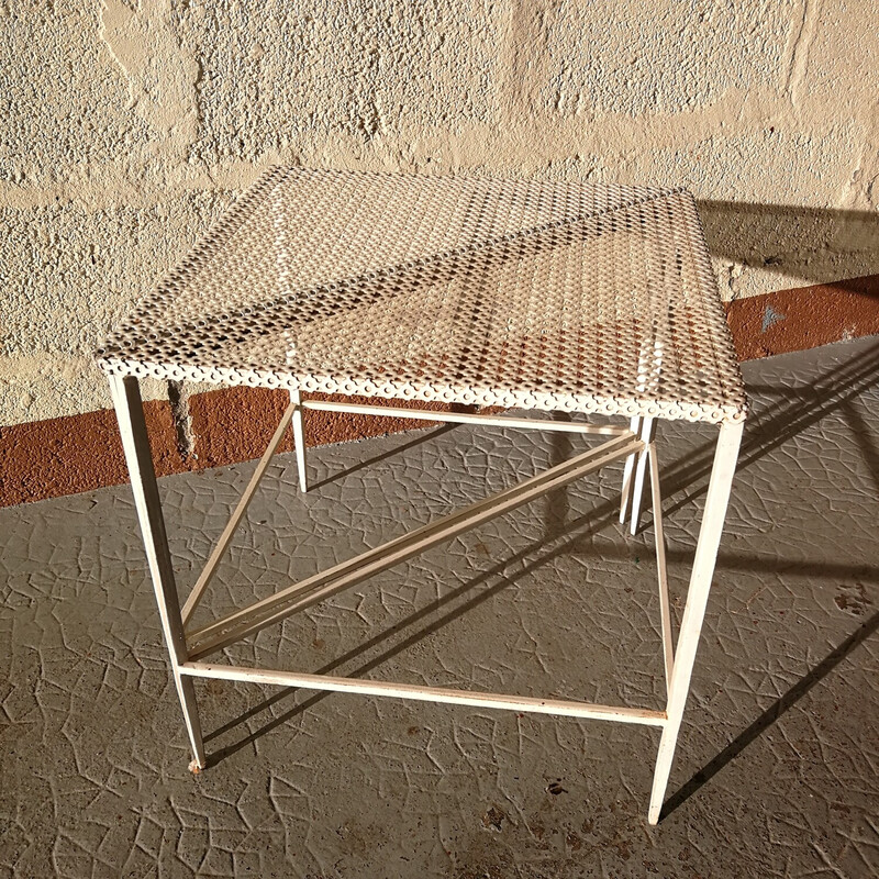 Coppia di tavolini vintage bianchi a triangolo di Matégot