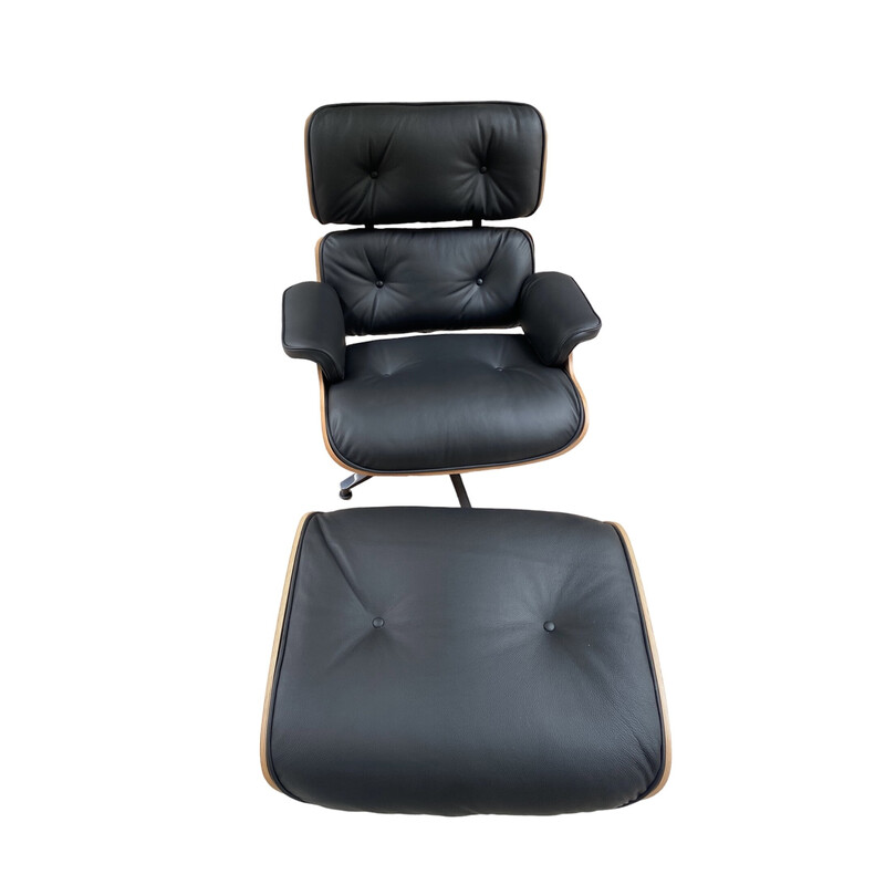 Fauteuil et son ottoman vintage en cuir grainé et palissandre par Eames pour Herman Miller, USA 2009