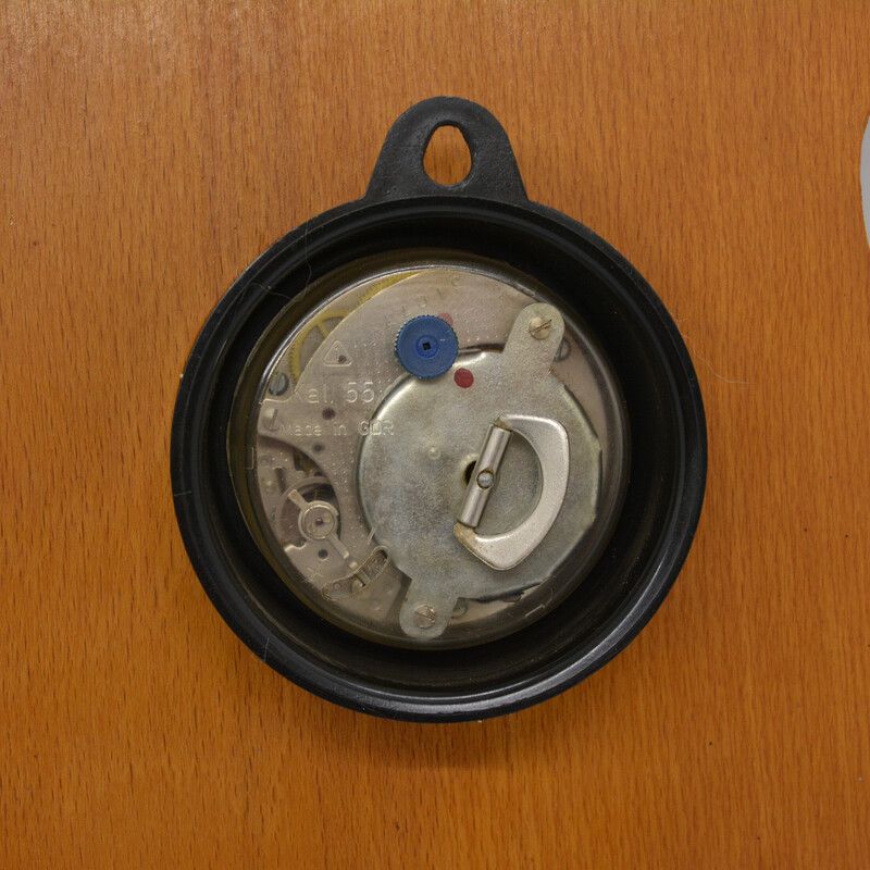 Relógio de parede de madeira rústico Vintage, por Ebg, Alemanha Anos 60