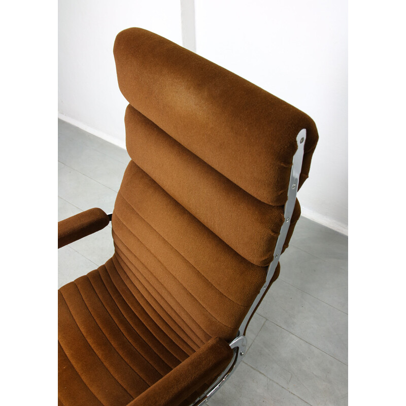 Vintage executive armchair, 1980