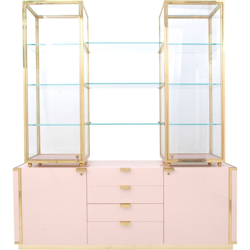 Hollywood Regency pink display case with brass details - 1970s