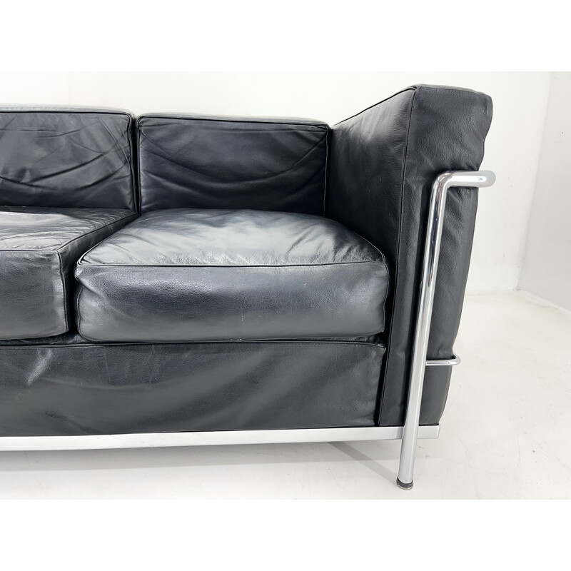 Canapé trois places Lc3 vintage en cuir noir et chrome par Le Corbusier