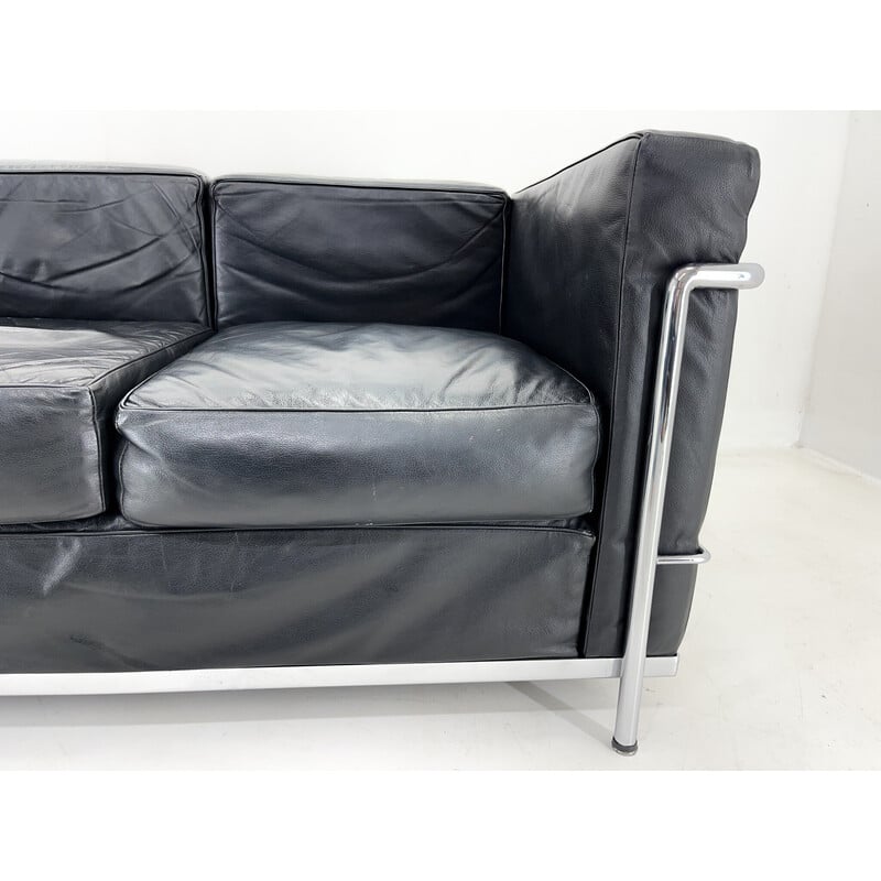 Lc3 sofá de três lugares em couro preto e cromado por Le Corbusier