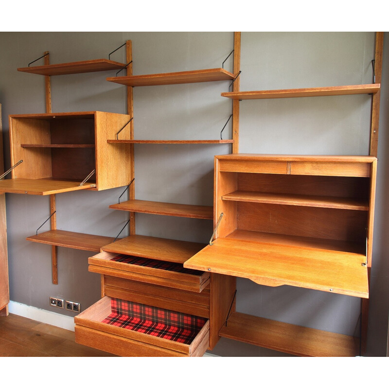 Modular wall system in oak by Poul Cadovius - 1960s