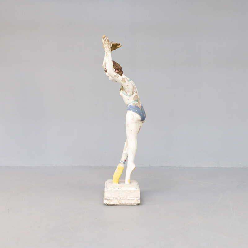 Klassische Ballerina-Statue aus Beton, 1970