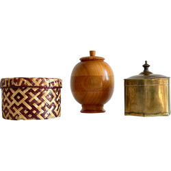 https://www.design-market.eu/2730146-home_default/set-of-3-vintage-brass-wood-and-straw-boxes.jpg