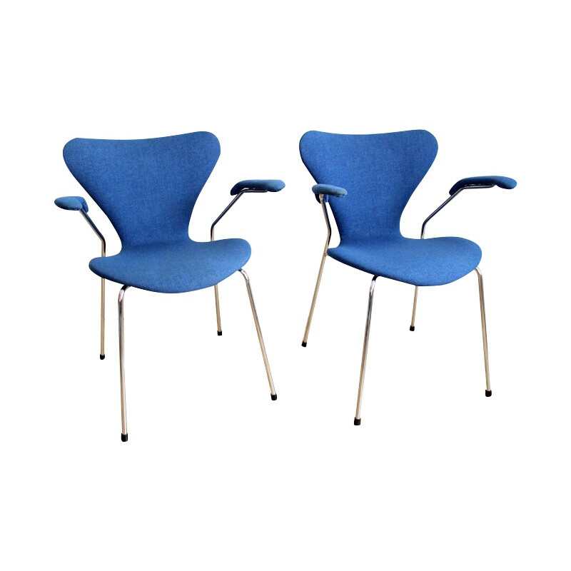 Pair of "serie 7" armchairs, Arne JACOBSEN - 1982