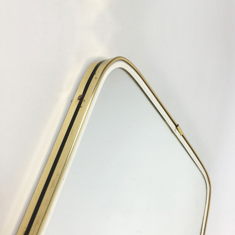 Miroir moderniste de forme libre avec cadre doré et lisére noir - 1960