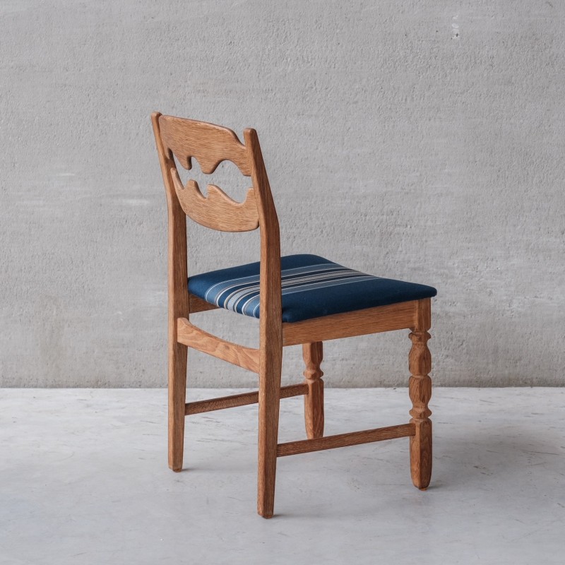 Conjunto de 6 cadeiras de jantar vintage modelo "Razor back" em madeira de carvalho por Henning Kjaernulf, Dinamarca 1960