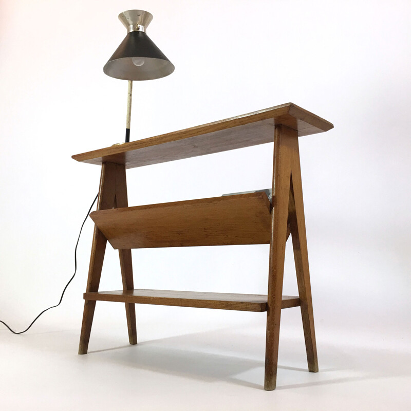 Oak side table with a magazine rack and a shelf - 1950s