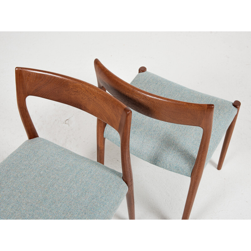 Juego de 4 sillas danesas de mediados de siglo en teca y tela modelo 77 de Niels Otto Møller
