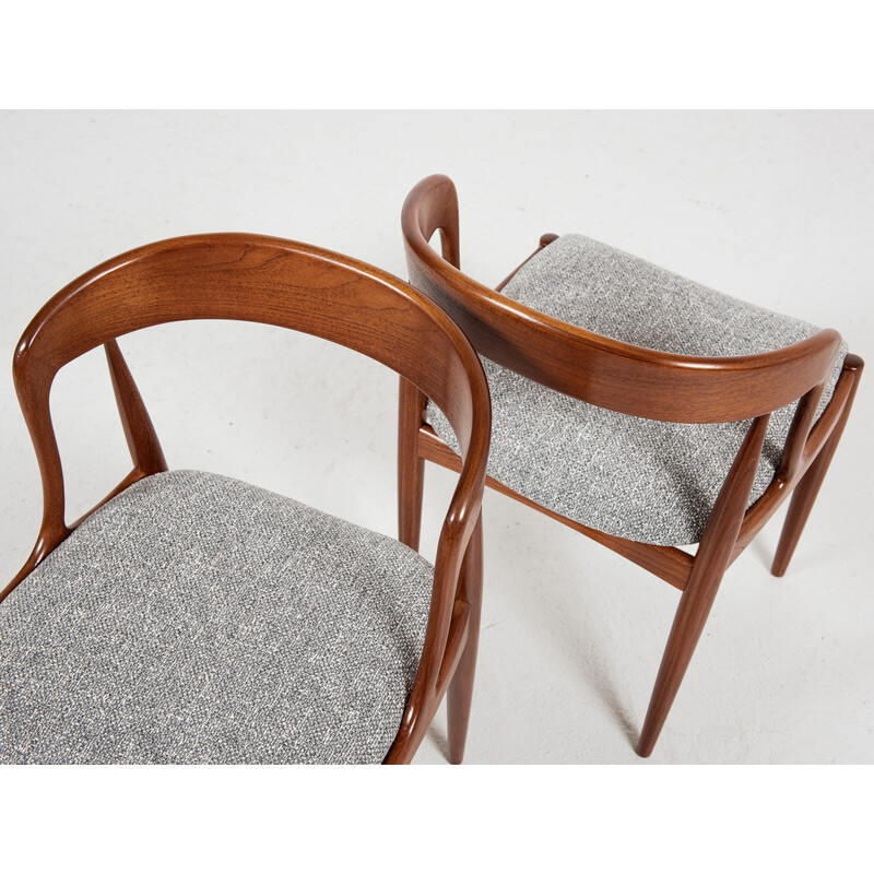 Conjunto de 4 cadeiras de jantar dinamarquesas de meados do século XX, em teca, de Johannes Andersen para Uldum, década de 1960