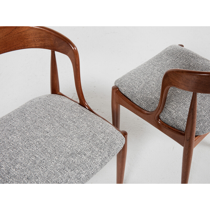 Conjunto de 4 cadeiras de jantar dinamarquesas de meados do século XX, em teca, de Johannes Andersen para Uldum, década de 1960