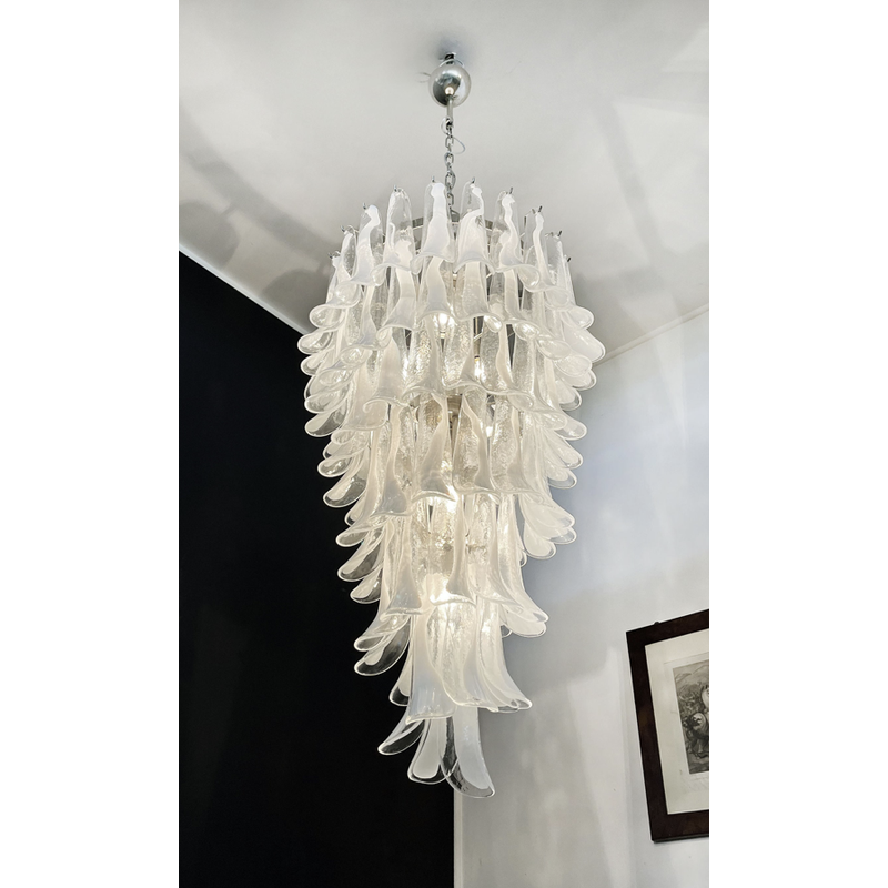 Vintage Italian chandelier in Murano glass