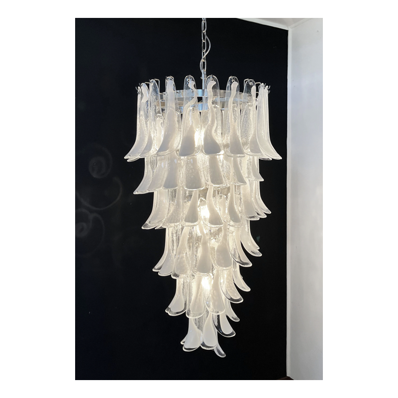 Vintage Italian chandelier in Murano glass