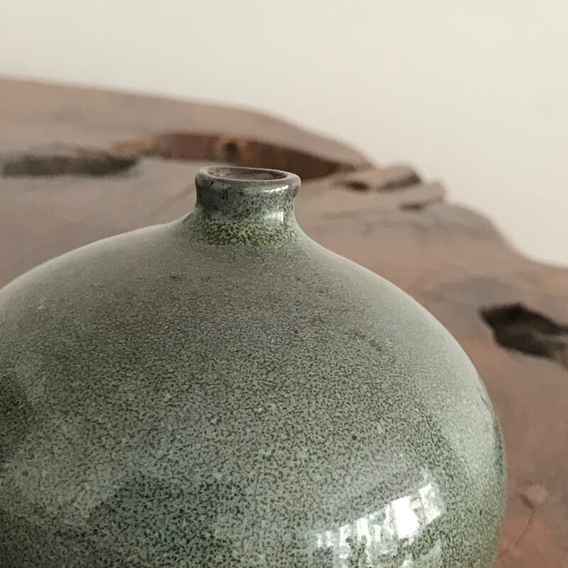 Green vase in ceramics by Jacques & Dani Ruelland - 1950s