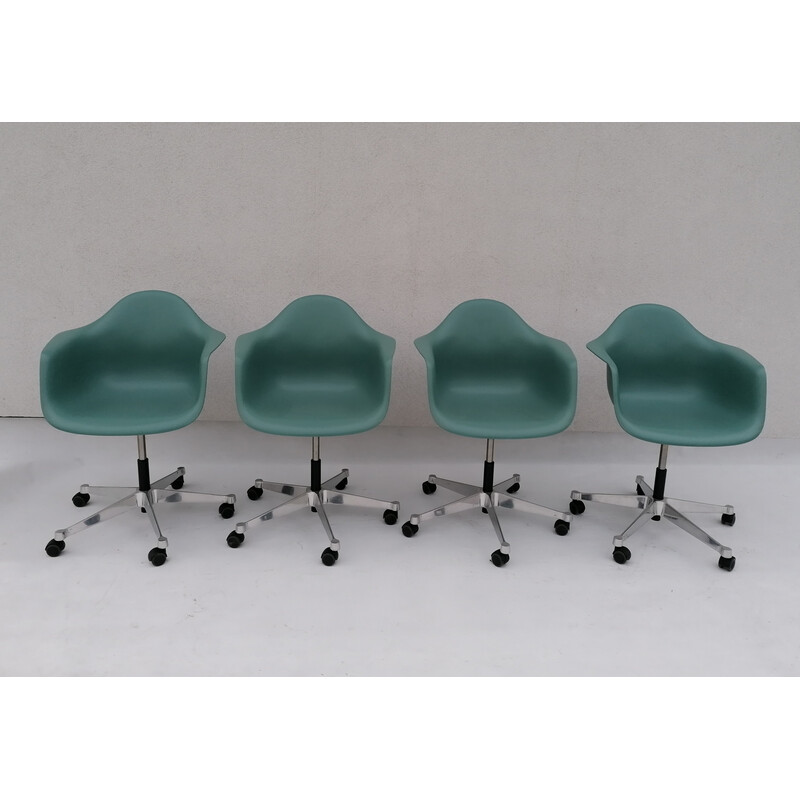 Satz von 4 Vintage-Plastiksesseln Pacc von Charles und Ray Eames für Vitra, 2000