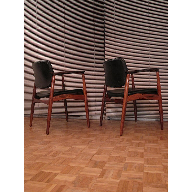 Lot de deux chaises en palissandre modèle 67 par Erik Buch - 1960