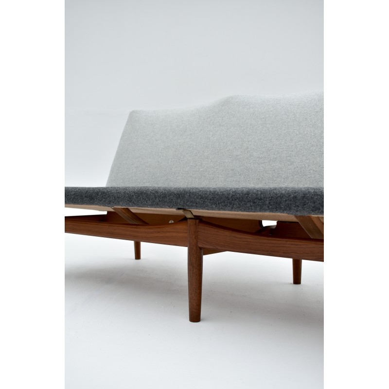 Vintage sofa model 137 by Finn Juhl for France and Son