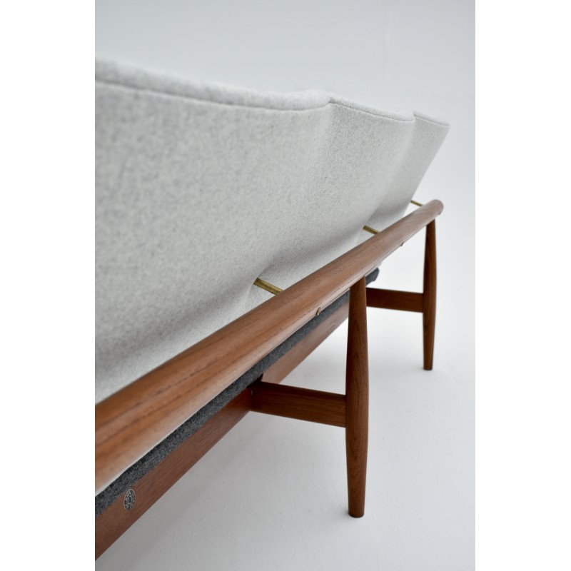 Vintage sofa model 137 by Finn Juhl for France and Son