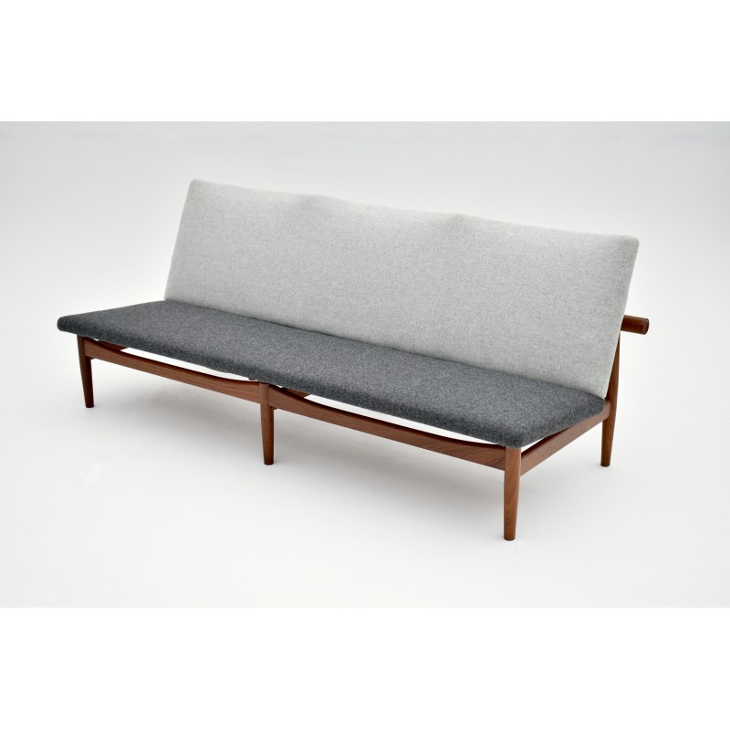 Vintage sofa model 137 by Finn Juhl for France and Son