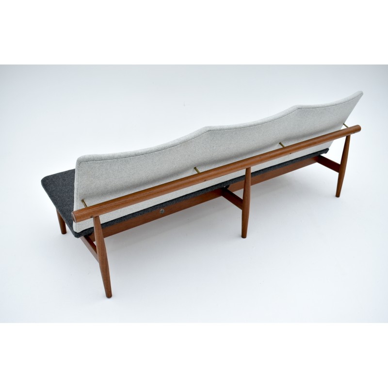 Vintage sofa model 137 by Finn Juhl for France and Son