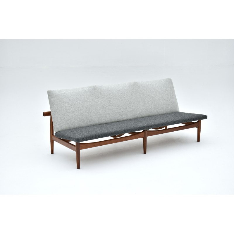 Vintage sofa model 137 by Finn Juhl for France and Son