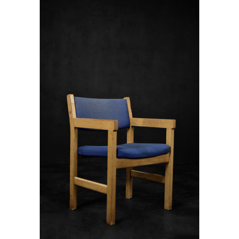 Vintage Deense eikenhouten en blauwe stoffen fauteuil van Hans J. Wegner voor Getama, 1960