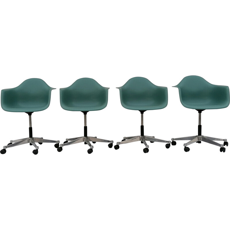 Conjunto de 4 cadeiras Pacc em plástico vintage de Charles e Ray Eames para Vitra, 2000