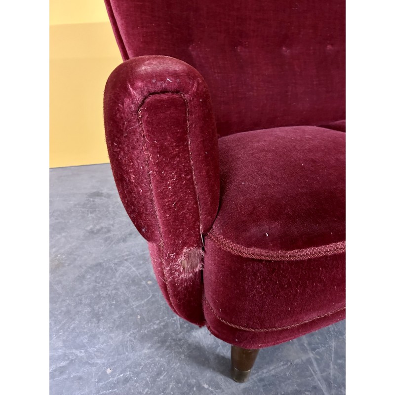 Sofá curvo danés vintage de 3 plazas en terciopelo rojo, años 40