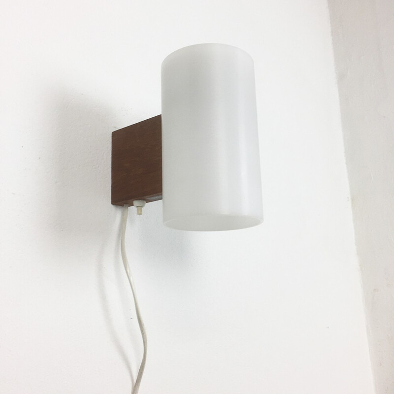 Vintage witte acryl wandlamp van Uno en Östen Kristiansson voor Luxus, Zweden 1960