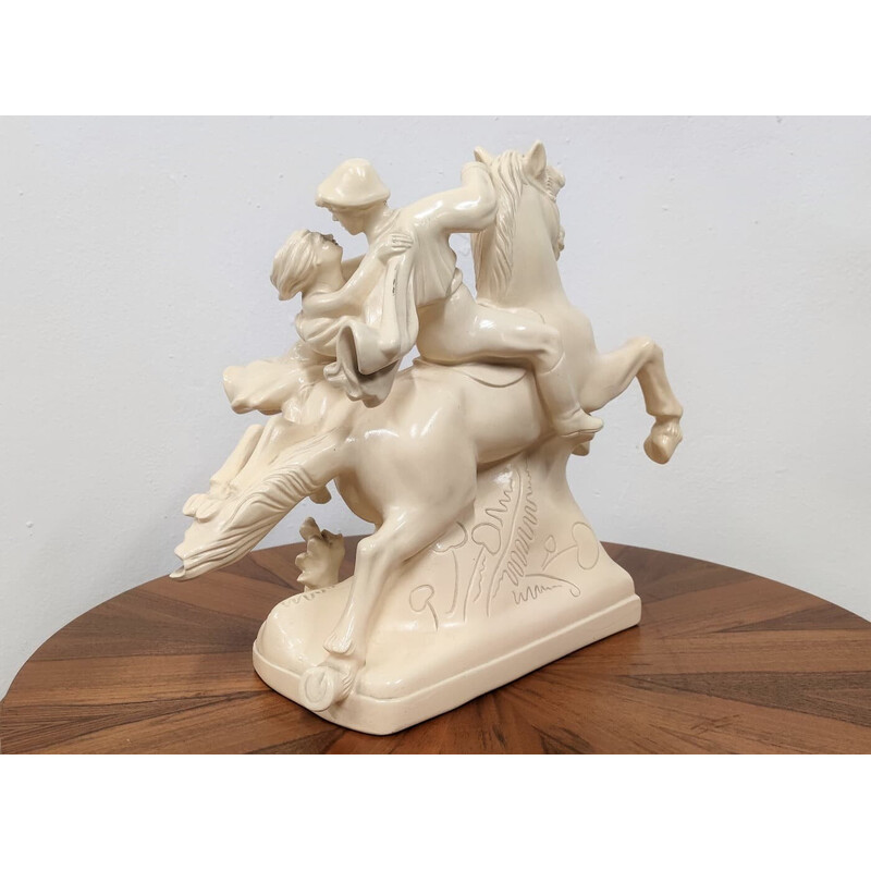 Estatuilla de cerámica vintage de un caballo y amantes, Checoslovaquia