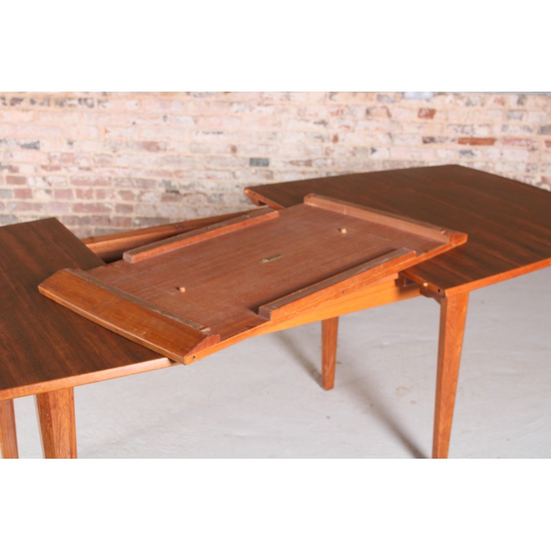 Mid century extending walnut dining table by Gordon Russell, 1960