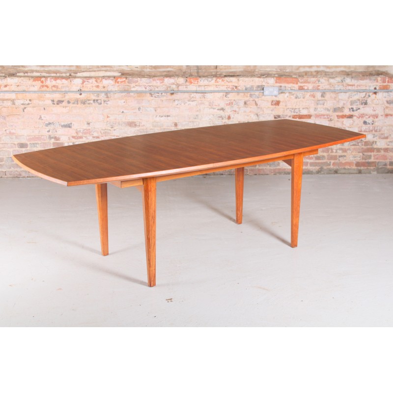 Mesa de jantar extensível em nogueira de meados do século por Gordon Russell, 1960