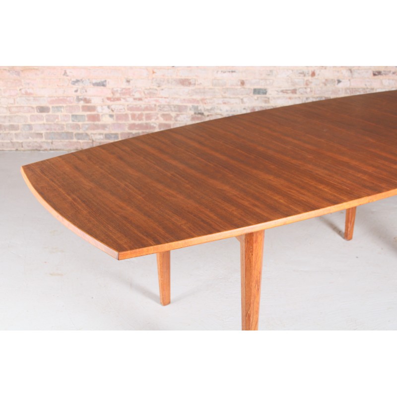 Mesa de jantar extensível em nogueira de meados do século por Gordon Russell, 1960