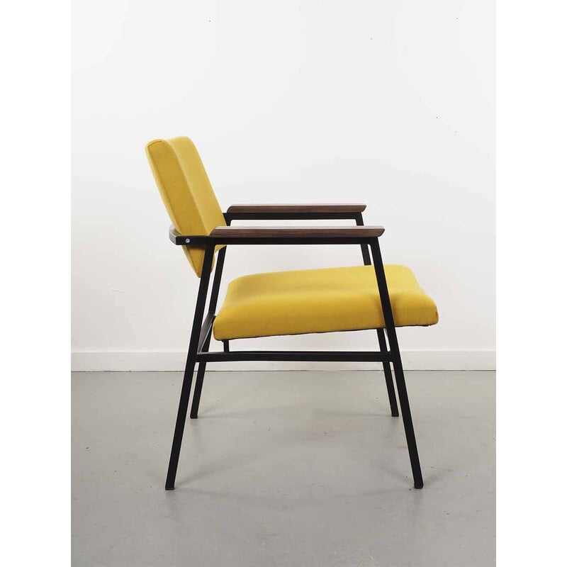 Vintage armchair by Avanti