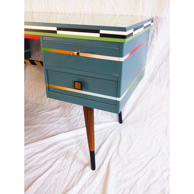 Vintage desk with 4 drawers