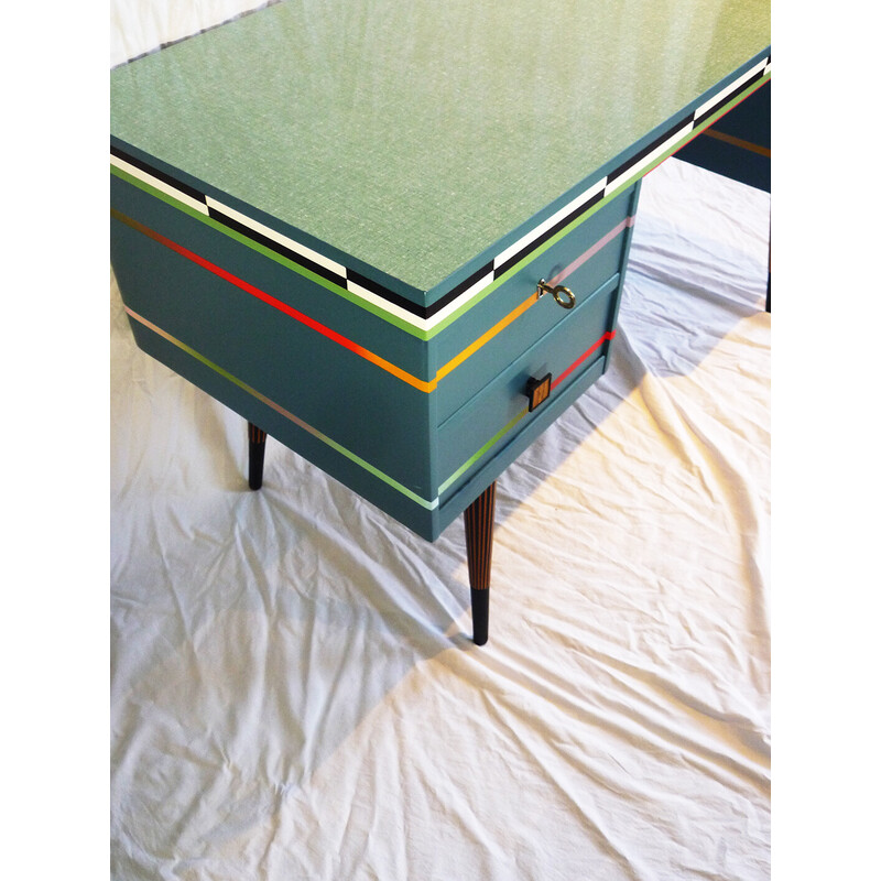 Vintage desk with 4 drawers